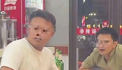 南昌男子夜宵时摸邻桌陌生女子头,已拘留!其朋友骂人被罚款