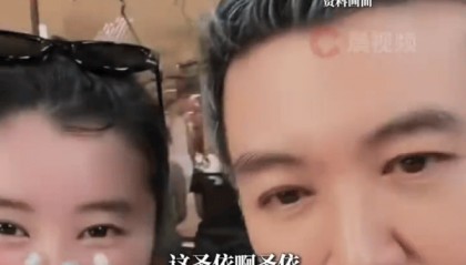 杨子直播时错将23岁女儿海润称呼为“圣依”!还没想好是否让女儿出道