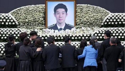 怎么看韩国海警李宰硕离世与志愿军烈士遗骸回国?