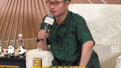 魏翔说成龙拍戏永远提前到片场!透露成龙吊威亚2小时下来当场就晕了