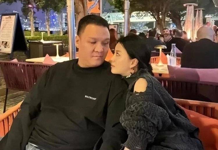 乃万否认与车澈恋爱,要求为其澄清 李嘉格直言:不该为这件事负责