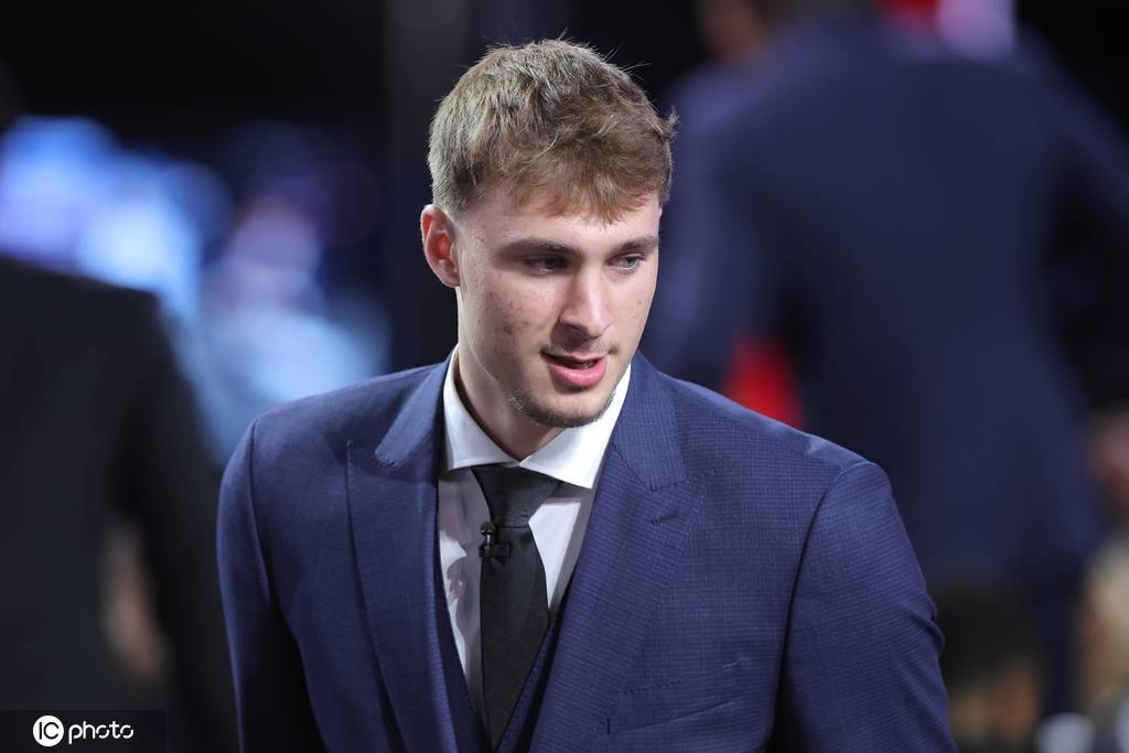 妈妈管的很严!NBA状元弗拉格买车预算18万美元