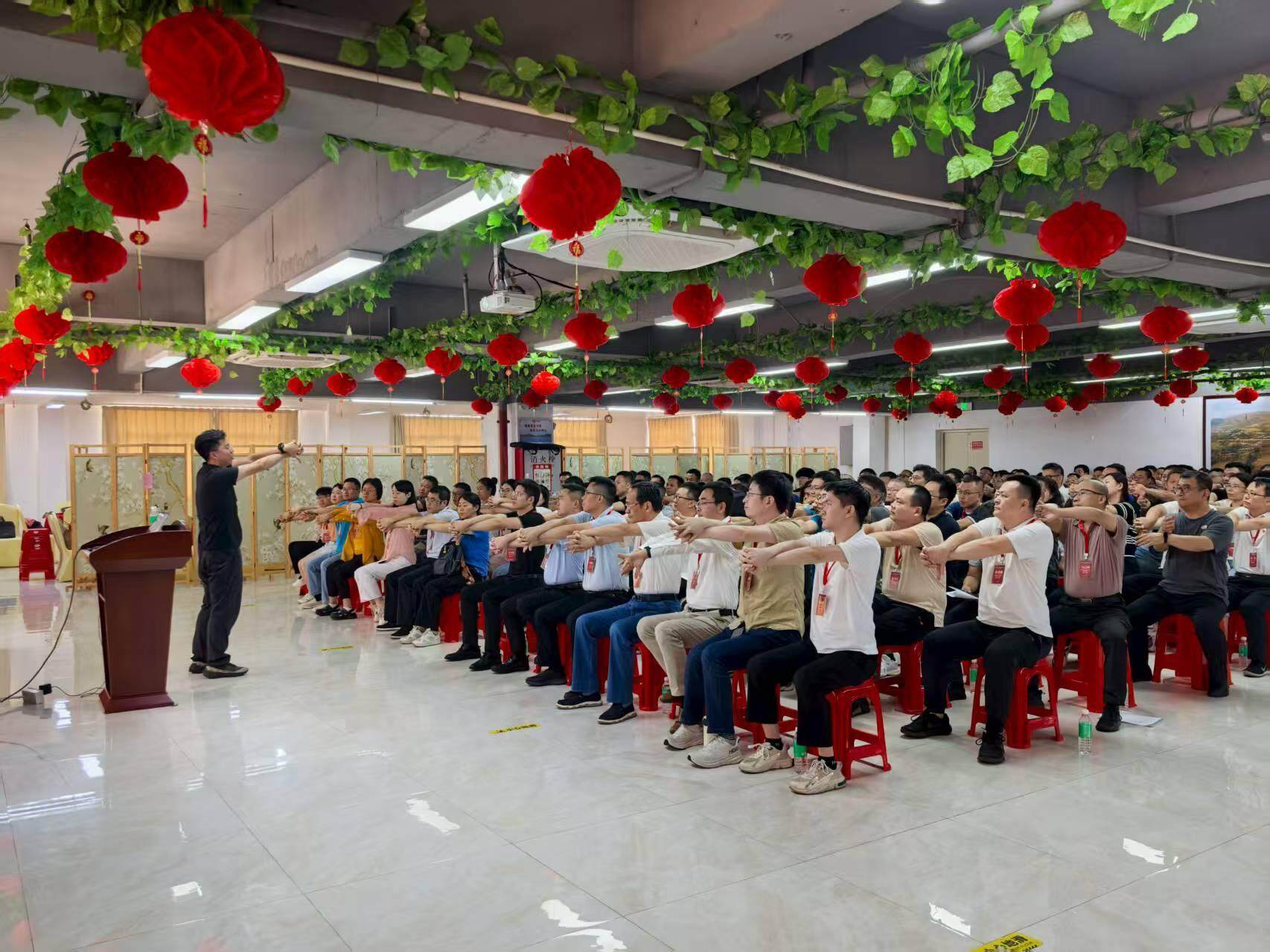 视频 | 十五运会志愿者怎么上团队课?培训讲师:让“小海豚”在互动中“破冰”