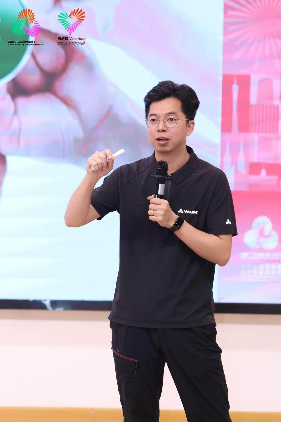 视频 | 十五运会志愿者怎么上团队课?培训讲师:让“小海豚”在互动中“破冰”