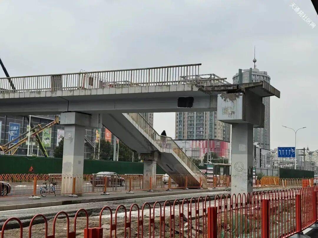 注意!安立路改造,龙德广场过街天桥坡道将拆除——