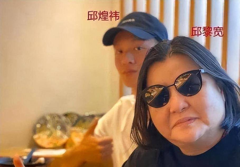 难受！香港知名经纪人卷入8亿遗产风波，帮闺蜜养大儿子