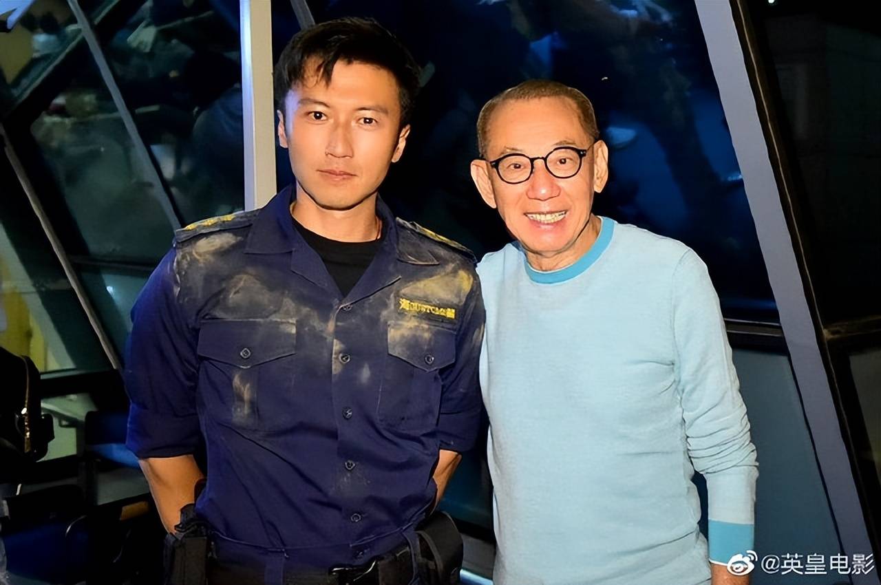 19岁香港男星涉嫌犯罪被开除，本人现身法院受审，经纪人发声回应