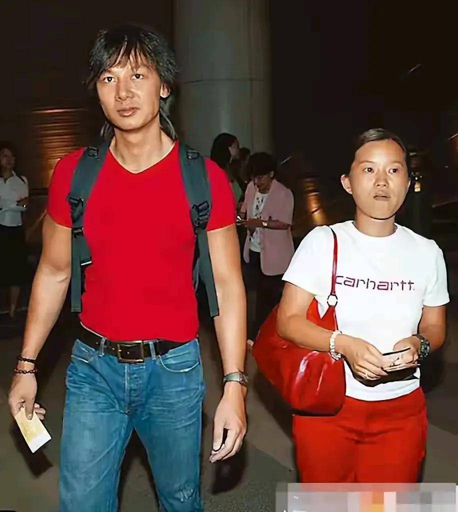 林珊珊：金牌DJ、软硬天师胞姐、郑伊健经纪人，嫁香港飞人事业强