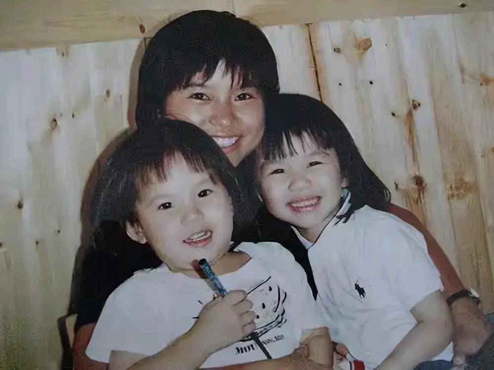 林珊珊：金牌DJ、软硬天师胞姐、郑伊健经纪人，嫁香港飞人事业强