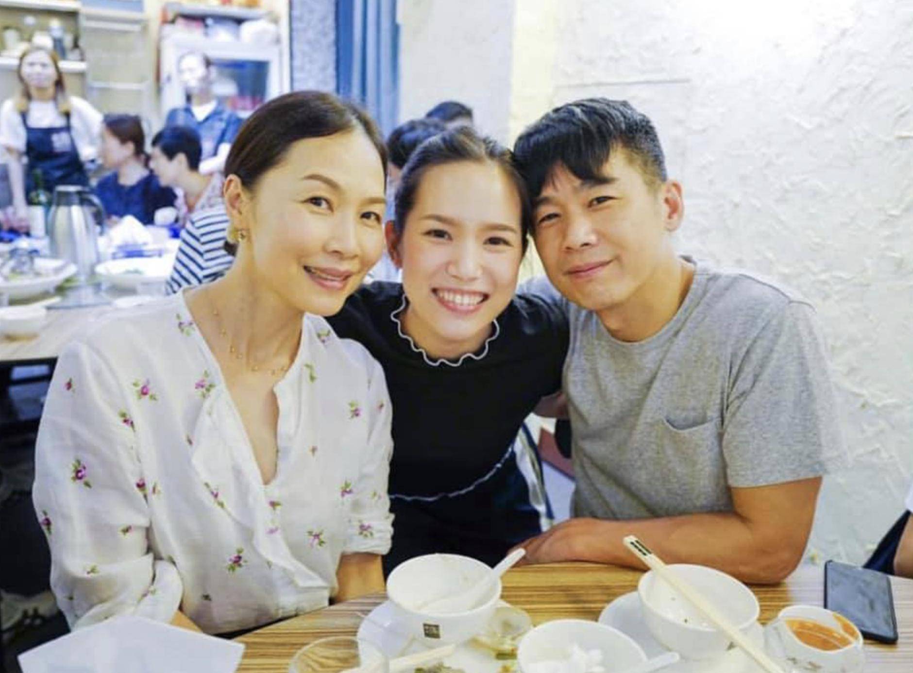 林珊珊：金牌DJ、软硬天师胞姐、郑伊健经纪人，嫁香港飞人事业强