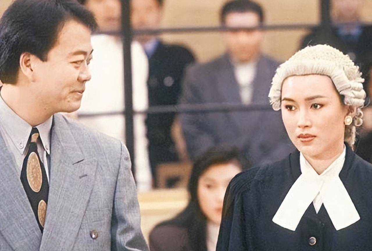 林珊珊：金牌DJ、软硬天师胞姐、郑伊健经纪人，嫁香港飞人事业强