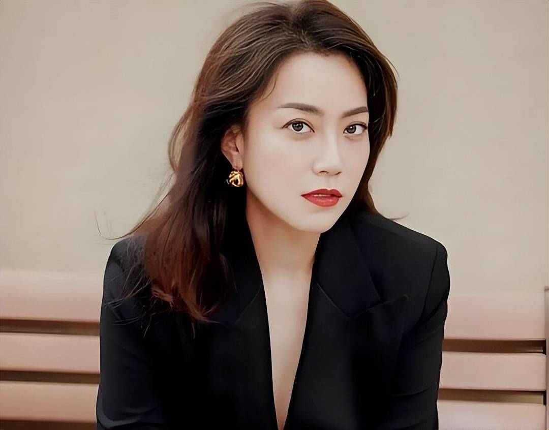 霍汶希：香港最后一位金牌经纪人，她的狠劲你学不会！