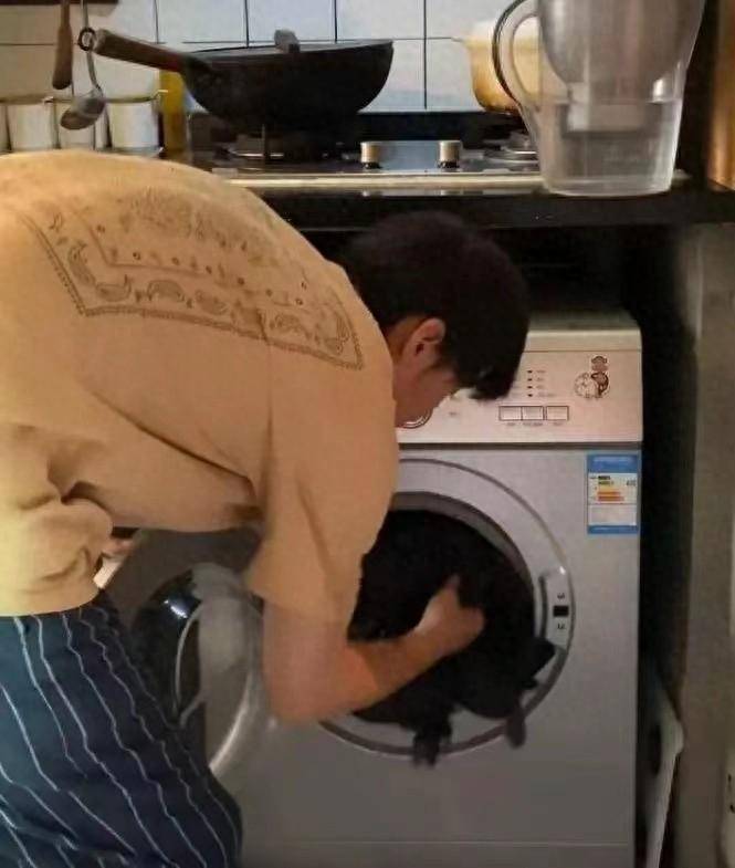 37岁男演员现状：曾搭档孙俪霍建华，住北京四合院却不能上厕所！