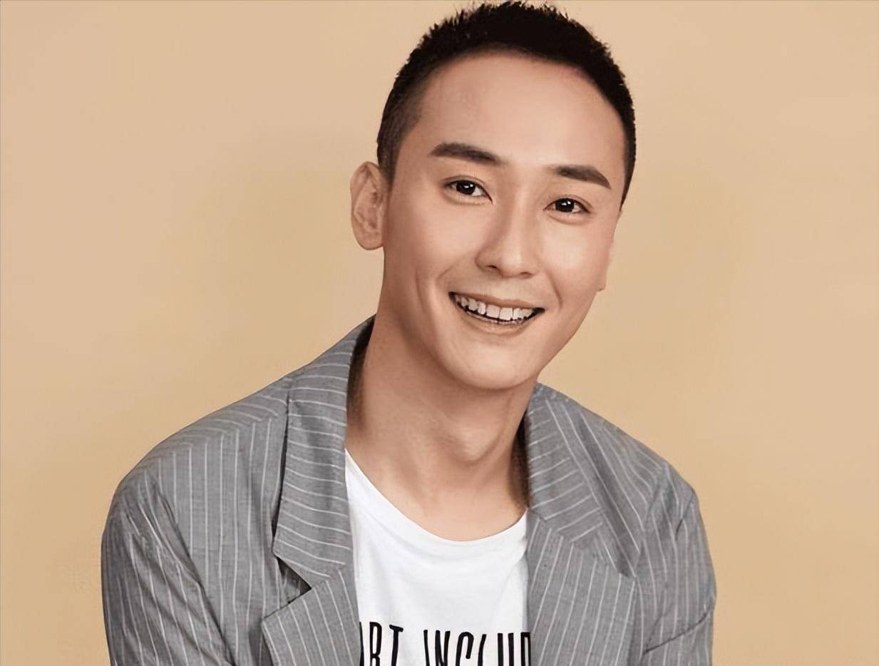 37岁男演员现状：曾搭档孙俪霍建华，住北京四合院却不能上厕所！