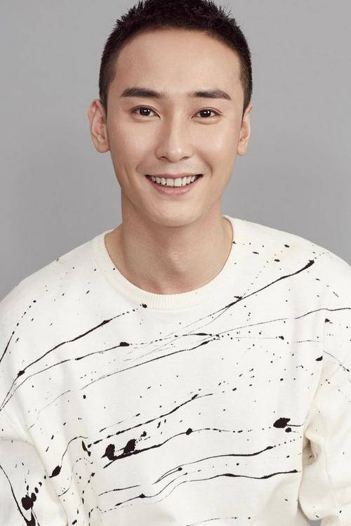 37岁男演员现状：曾搭档孙俪霍建华，住北京四合院却不能上厕所！