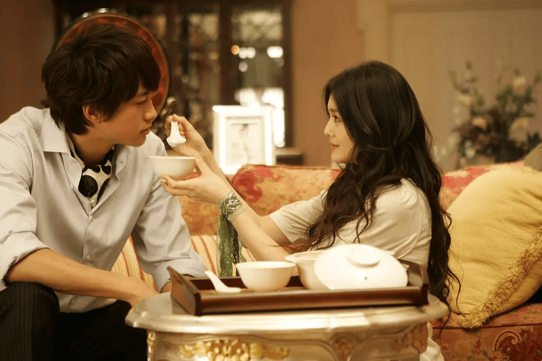 “全网都在馋他的身子”，最硬核霸王一朝翻红了