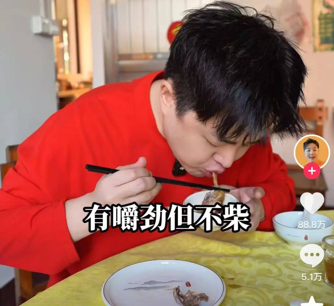 “我准备倒闭了！”广东爆火鸡煲店老板再发声：你们去隔壁吧，我这是冰冻鸡，别来了；儿子：家里有养鸡场，最多还能撑一到两个月